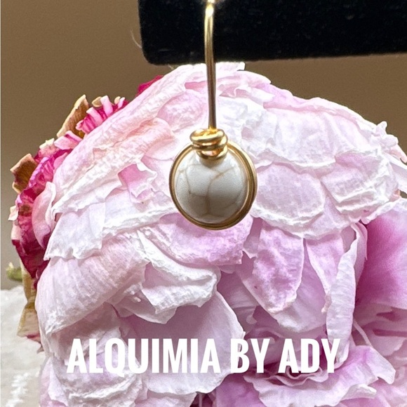 White Howlite Dangle earrings wire wrap howlite drops/Tenderness and peace - Picture 4 of 10